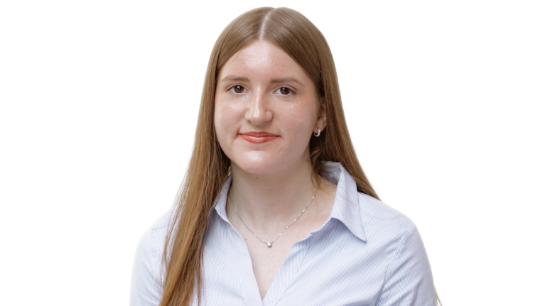 Portrait von Nicole Becker. Auszubildene der Autowelt Schmidt.