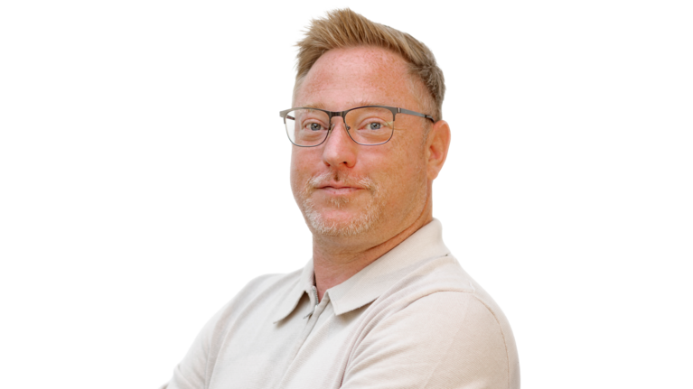 Portrait von Mike Wenge. Mitarbeiter der Autowelt Schmidt.
