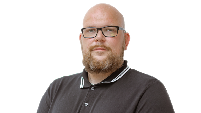 Portrait Foto: Bastian Schwartejäger, Auszubildender der Autowelt Schmidt.