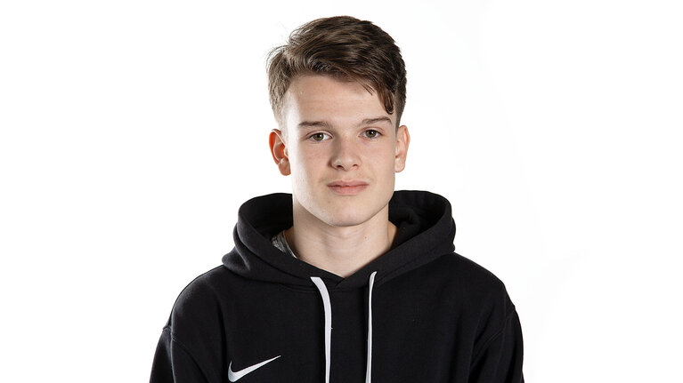 Portrait von Niklas Kellner. Mitarbeiter der Autowelt Schmidt.