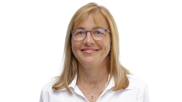 Portrait von Nicole Wichmann. Mitarbeiterin der Autowelt Schmidt.