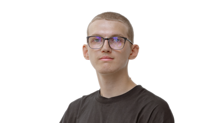 Portrait von Paul Schäfer. Auszubildener der Autowelt Schmidt.