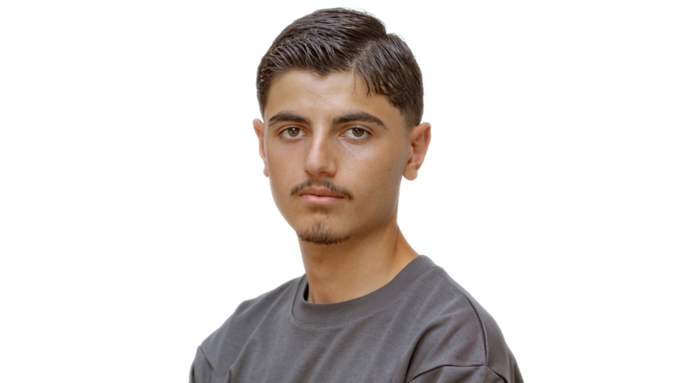 Portrait von Muhammed Hussein. Auszubildener der Autowelt Schmidt.
