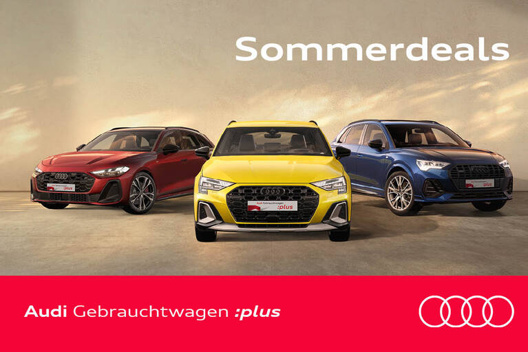 Drei Audi Gebrauchtwagen in Rot, Gelb und Blau vor hellem Hintergrund mit dem Schriftzug ‚Sommerdeals‘ und Audi Gebrauchtwagen :plus Branding