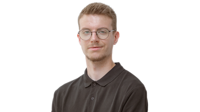 Portrait von Moritz Boening. Auszubildener der Autowelt Schmidt.