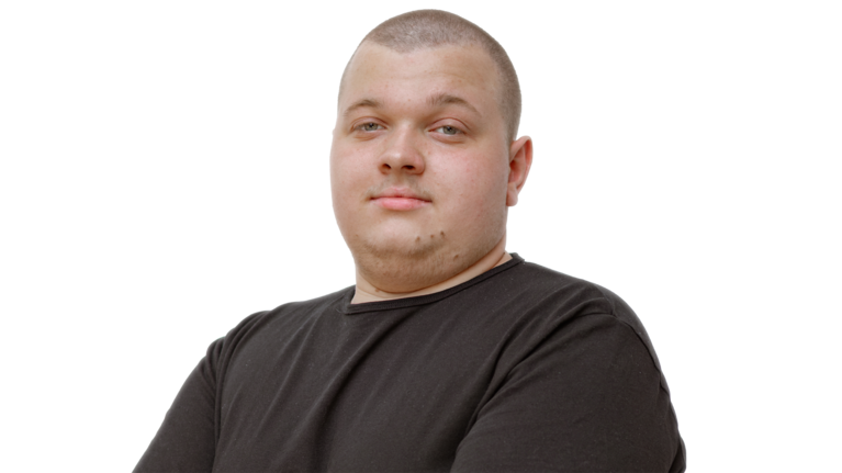 Portrait von Oliwer Debowski. Auszubildener der Autowelt Schmidt.