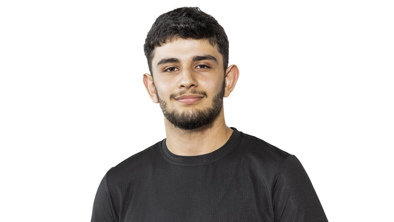 Portrait vom Ismali Tastan. Mitarbeiter der Autowelt Schmidt.