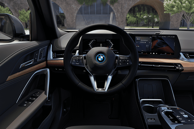 BMW iX1 Innenraum mit Curved Display