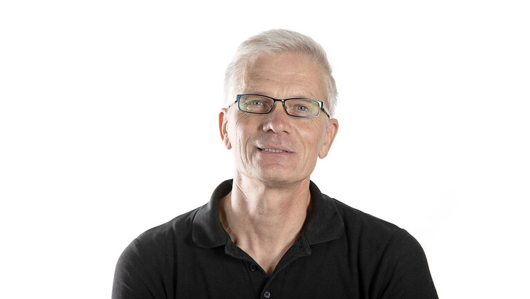 Portrait von Martin Loch. Mitarbeiter de Autowelt Schmidt.