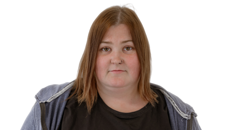 Portrait Foto: Julia Dreckmann, Mitarbeiterin der Autowelt Schmidt.