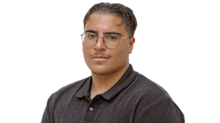  Portrait von Mohammed Mikari. Auszubildener der Autowelt Schmidt.